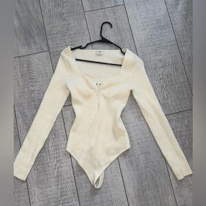 Never worn cream white Abercrombie bodysuit size medium